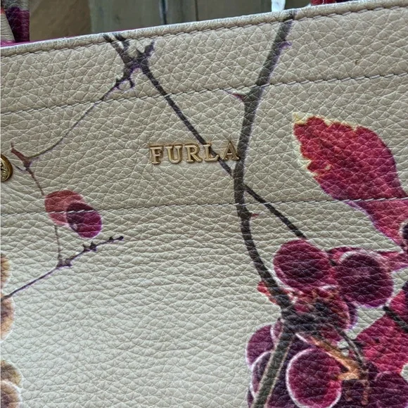 Furla Floral Cream and Pink Women's Tote Bag - Picture 2 of 4